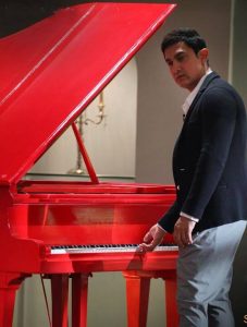 Classy-and-how-Aamir-Khan-plays-the-red-piano-on-the-sets-of-Koffee-with-Karan.-227x300 Knowledge Base  Bollywood actors and actresses who are rockstars in real